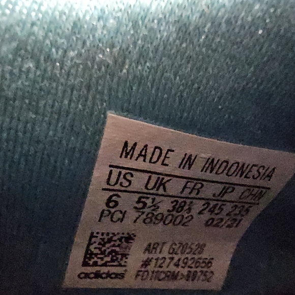 Adidas little mermaid sneakers size 6 - Picture 7 of 7